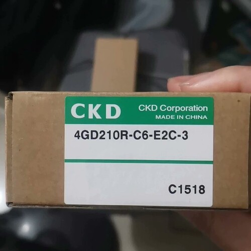 议价CKD电磁阀4GD210R-C6-E2C-3，线圈电压DC2 4V，磁性气动开关