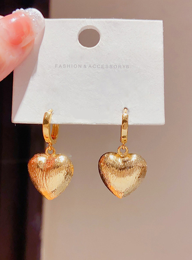 法式复古大爱心金属耳环潮流时尚女款立体设计甜美气质高级感耳饰