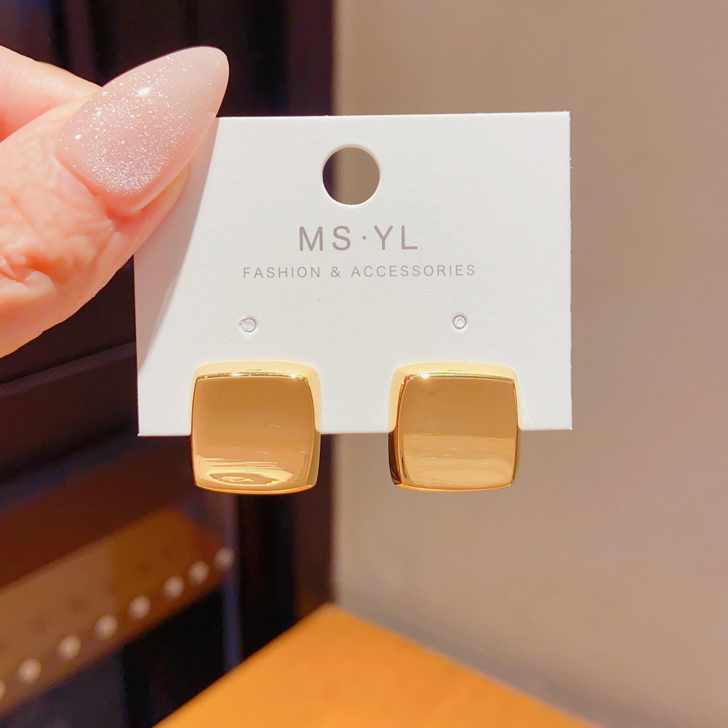 欧美时尚气质简约方块空心复古耳环2025新款爆款高级感金属耳钉女,饰品/流行首饰/时尚饰品新,耳环,淘宝优惠券,粉丝福利购,淘宝优惠卷