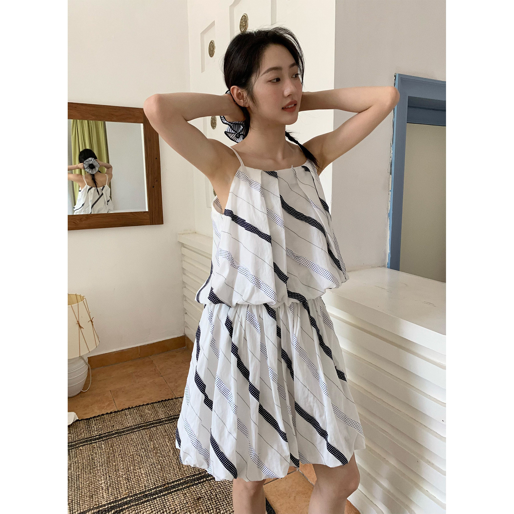NEIHE内赫2025斜条纹花苞吊带背心女夏外穿夏季新款上衣女252702