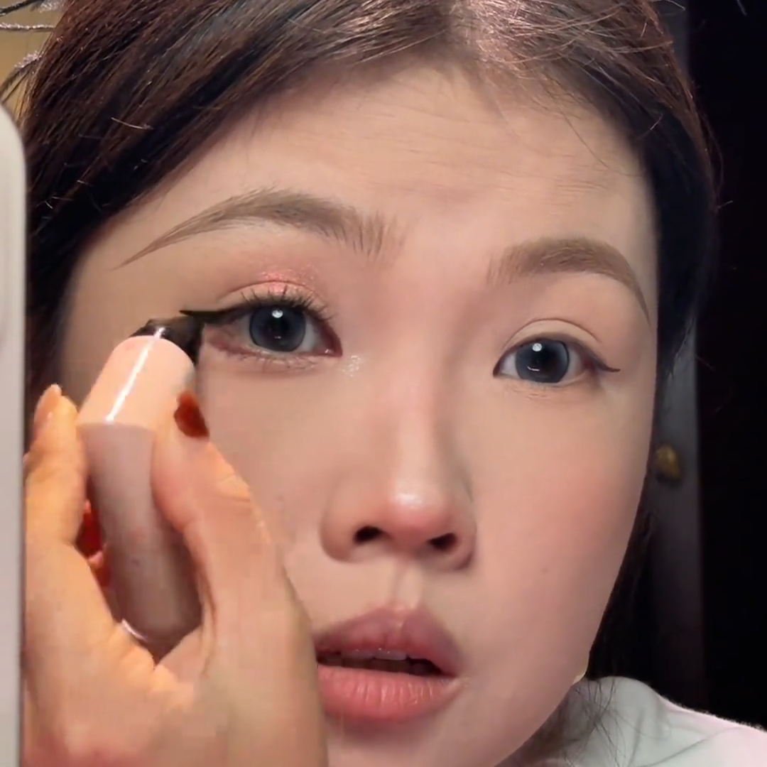 眼线印章一体式眼线印章笔神器辅助器眼尾懒人防水不晕染持久自然