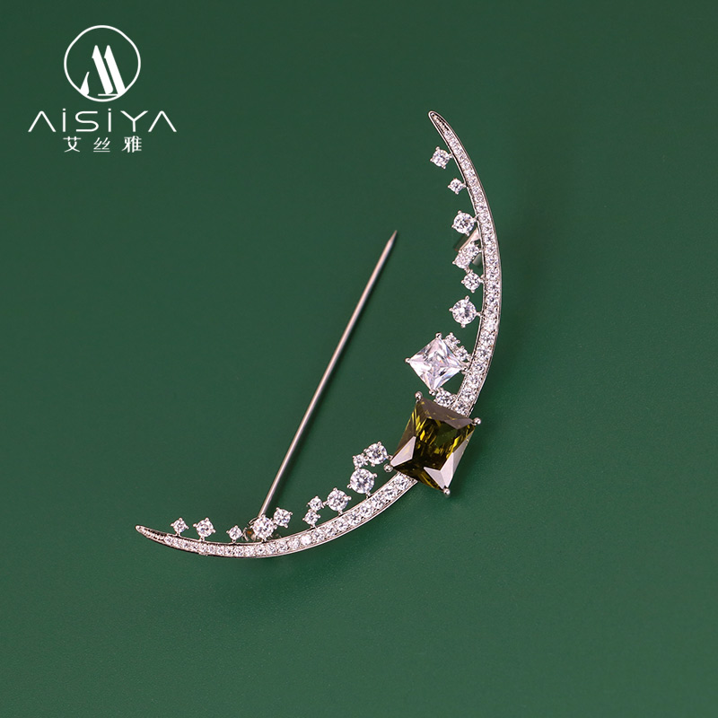 胸针代表幸运橄榄绿水钻点缀胸花韩国迷雾月亮别针气质外套配饰女