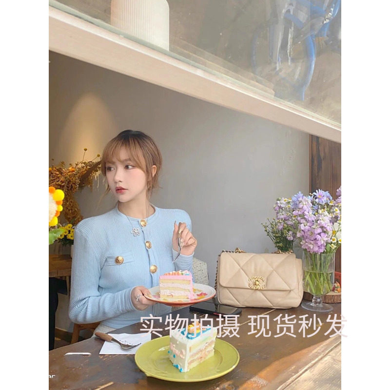 LXYG712小香风金属扣针织开衫女2025春新款红色短款修身显瘦上衣,女装/女士精品,毛针织衫,淘宝优惠券,粉丝福利购,淘宝优惠卷