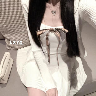 LXYG小香风格子蝴蝶结吊带抹胸蓬蓬连衣裙女长袖针织开衫外套装秋