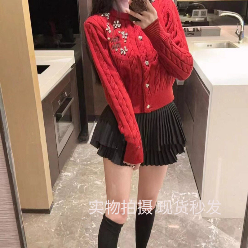 LXYG小香风红色爱心纽扣重工镶钻字母短款针织开衫外套秋冬毛衣潮,女装/女士精品,毛衣,淘宝优惠券,粉丝福利购,淘宝优惠卷