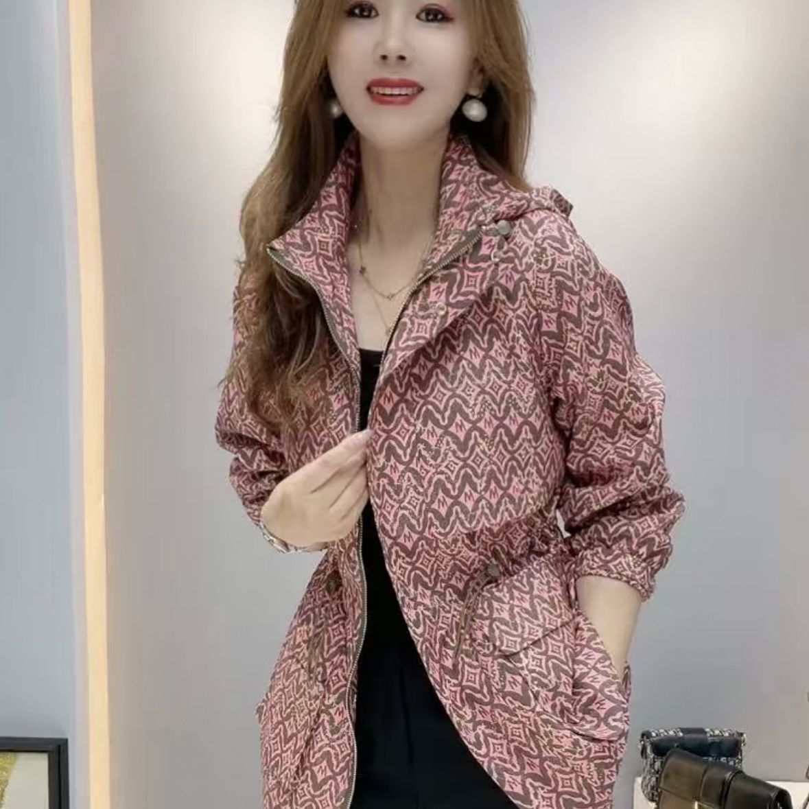 连帽花色百搭显瘦舒适拉链外套女