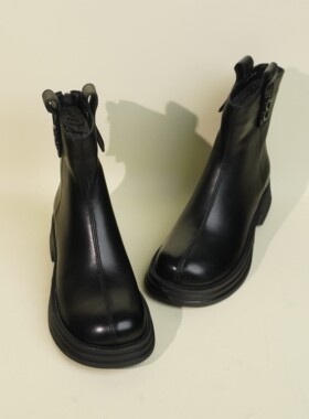 W6609-9 瘦瘦靴女2023秋冬新款百搭圆头加绒平底马丁靴特大码女靴