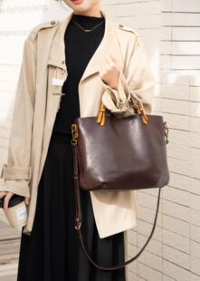 大牌头层牛皮手提托特水桶包秋冬高级感复古真皮大容量单肩斜挎包