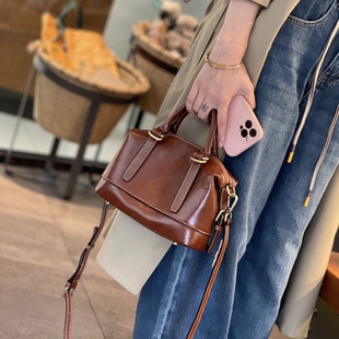波士顿轻奢头层牛皮手提包女2026春夏时尚 通勤枕头真皮单肩斜挎包