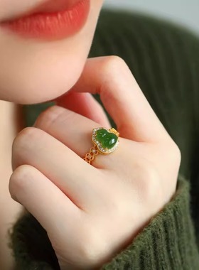 2026年仿和田碧玉葫芦戒指女福禄金色新中式国风翡翠祖母绿色指环