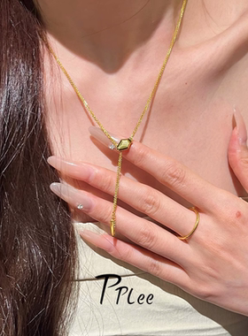 2025蛇年本命年金蛇衔尾项链高级感轻奢小众锁骨链时尚百搭配饰女