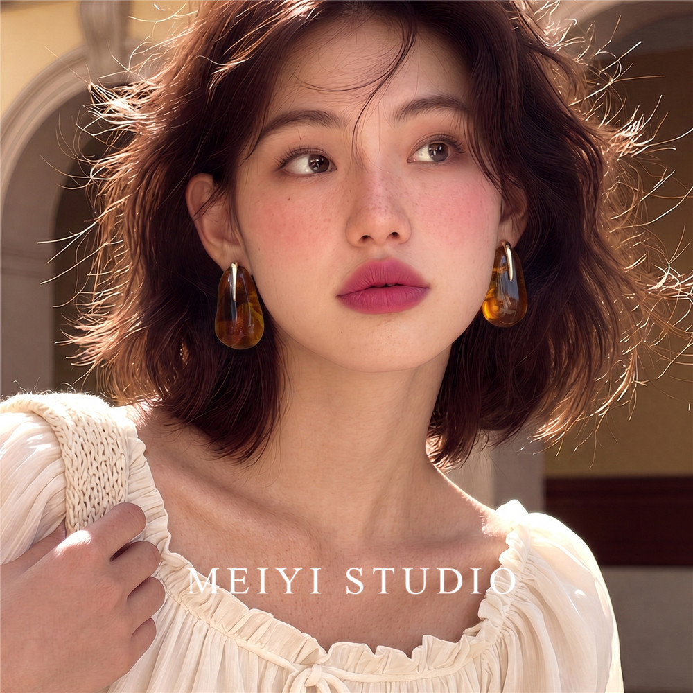 琥珀旧忆~法式复古晕染琥珀水滴耳环女 文艺港风小众氛围感耳钉潮