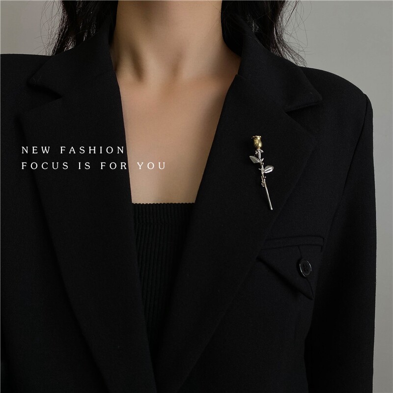 一支玫瑰金属花朵设计感胸针女小众气质西装外套配饰别针装饰胸花
