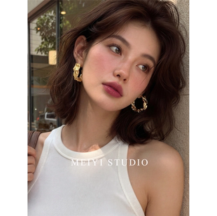 金色肌理褶皱不规则设计耳圈 夸张耳环女 轻奢小众高级感欧美个性