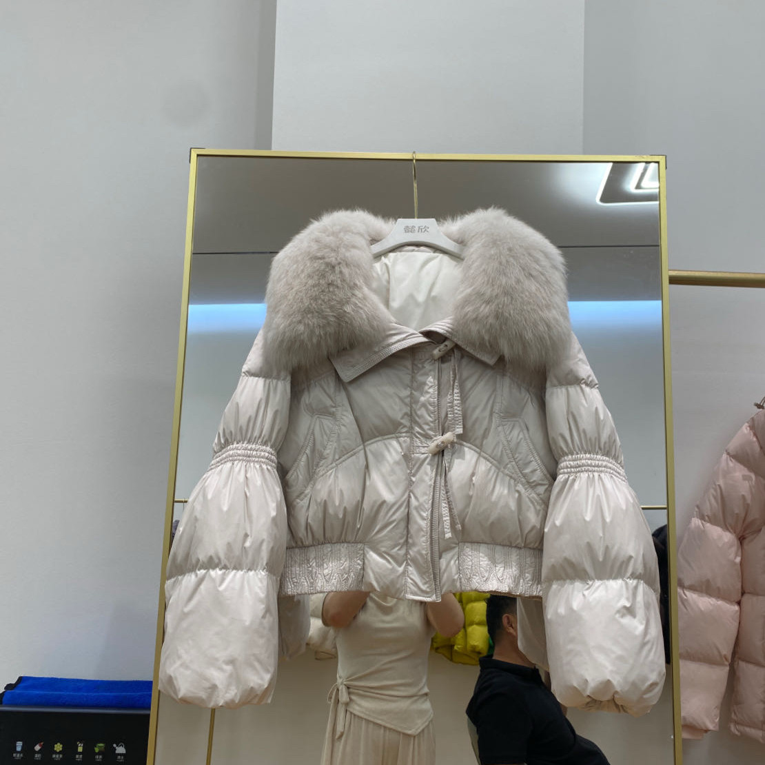 羽绒服女短款2026年新款奢华大毛领小个子高腰加厚白鸭绒冬季外套