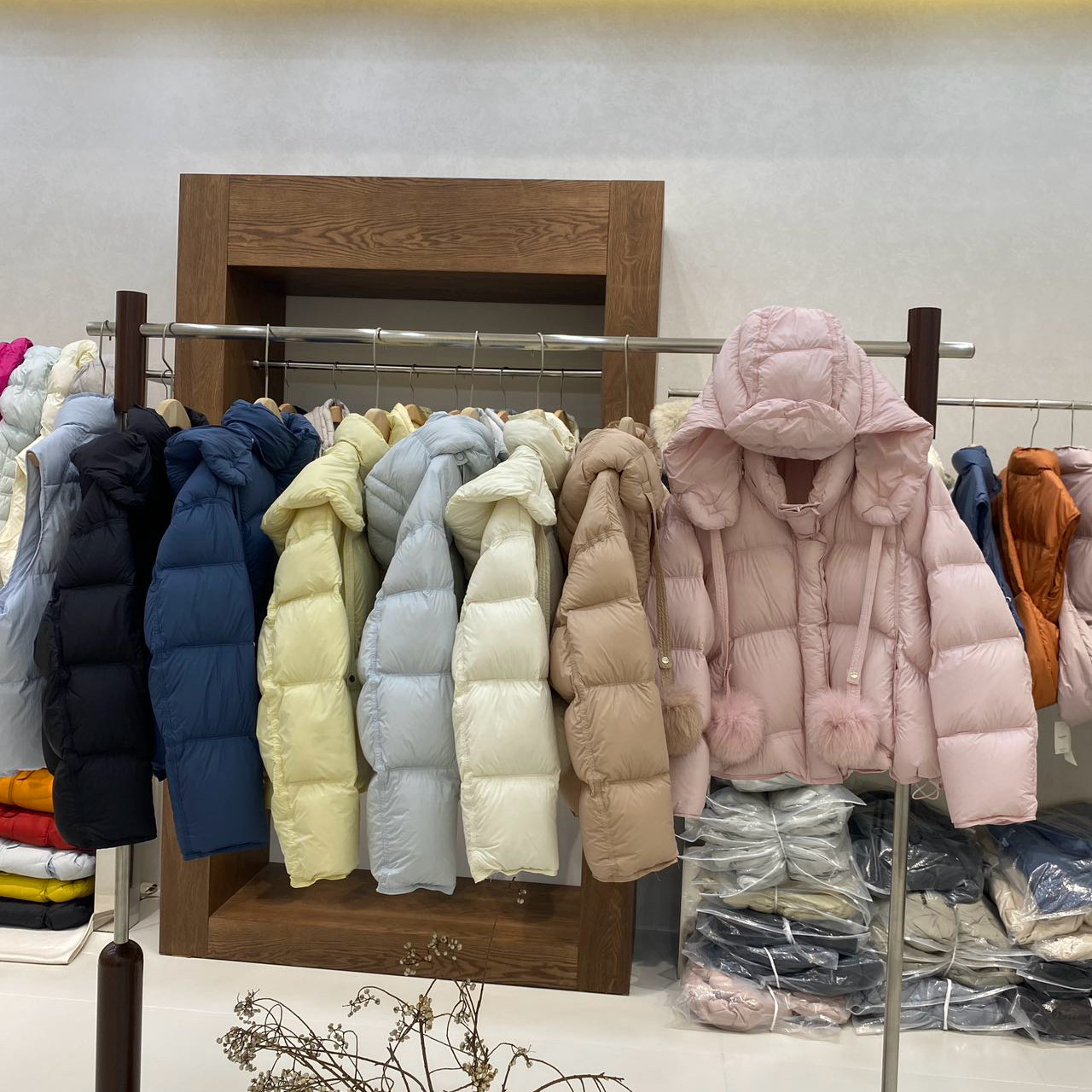毛球连帽羽绒服2026新款时尚气质短款羽绒外套