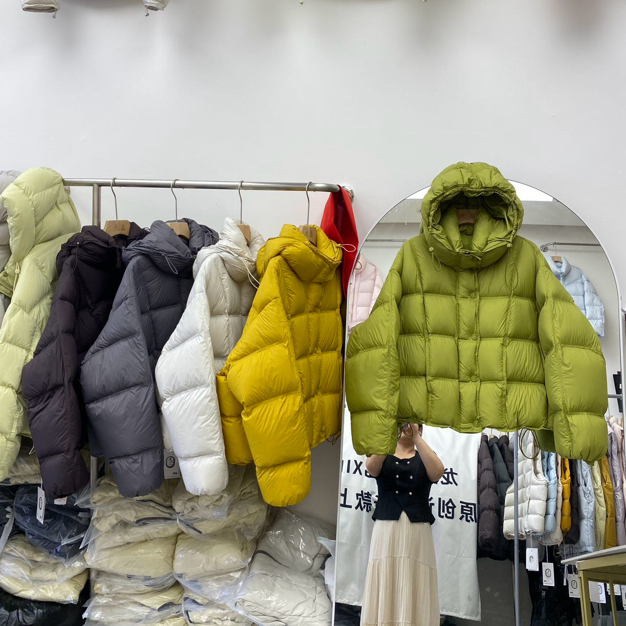 独特超好看连帽羽绒服女装学生2026新款冬季今年流行韩系冬天短款