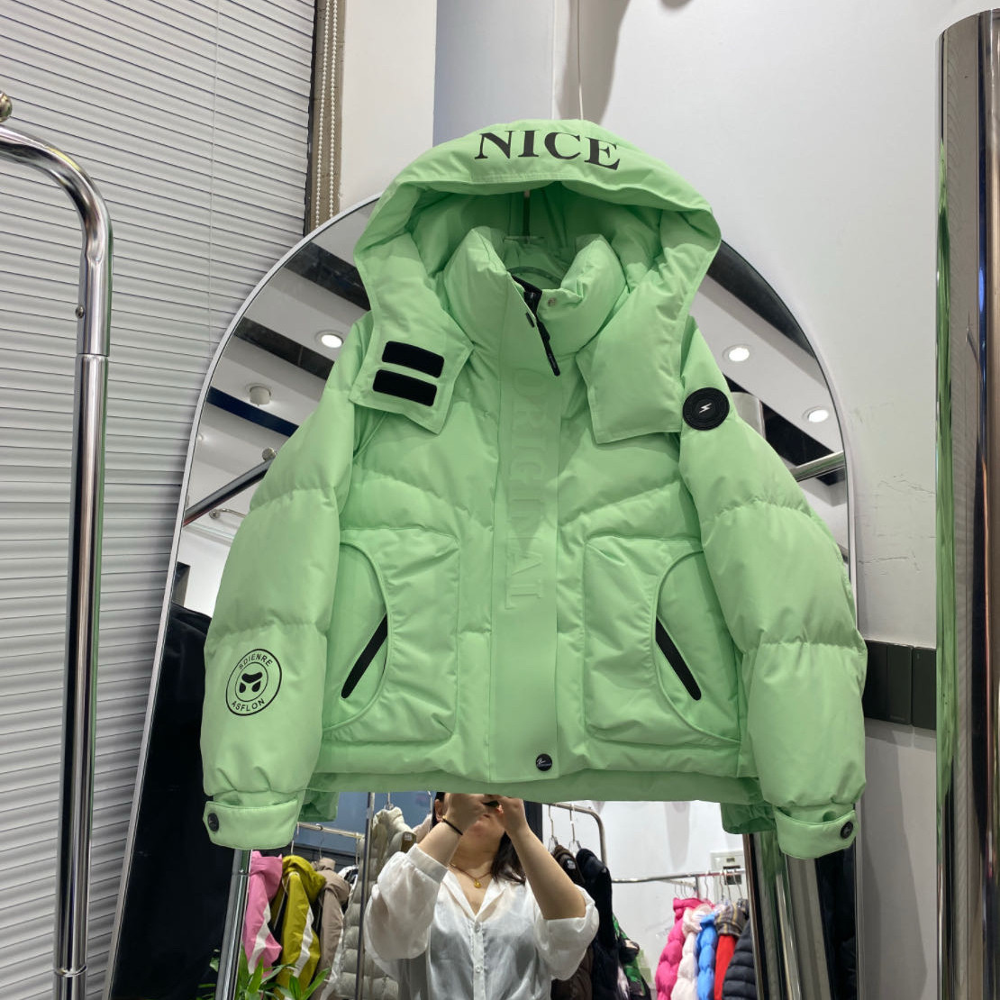 潮牌短款连帽羽绒服女2026冬季新款加厚保暖洋气白鸭绒面包服外套