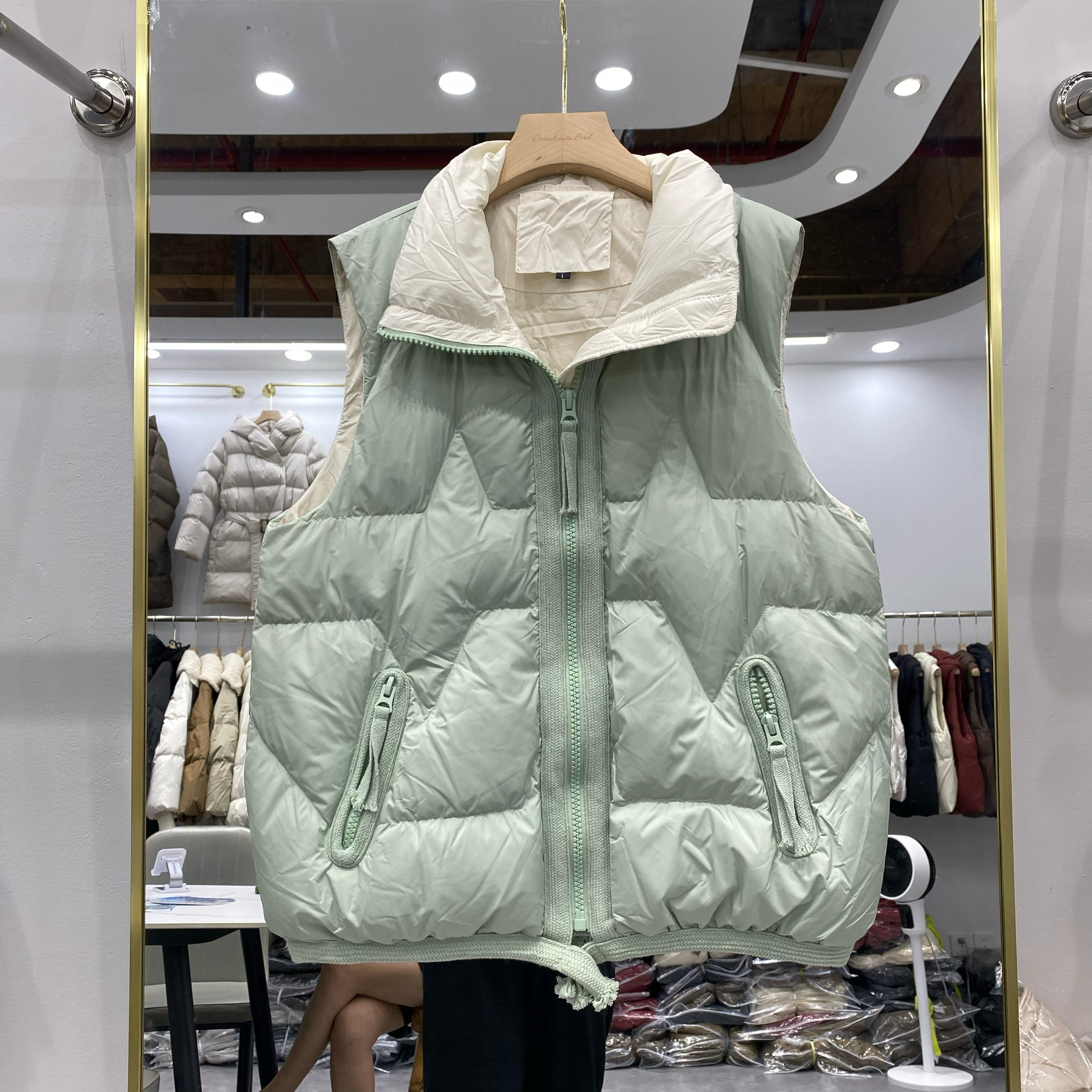 2024新款轻薄羽绒服女装马甲短款