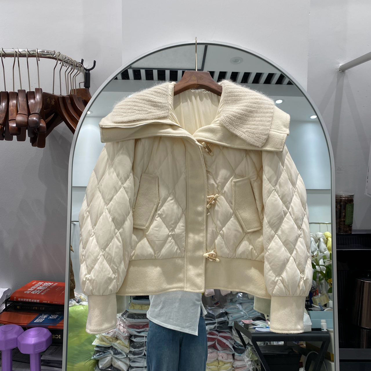 牛角扣菱格羽绒服女装冬季2026新款独特超好看针织拼接短款外套