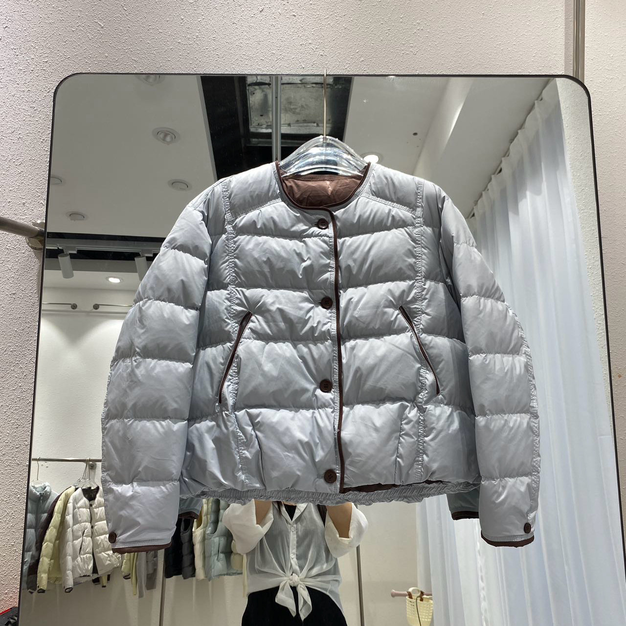 轻薄短款简约羽绒服女装2026冬季新款圆领小个子时尚保暖外套潮