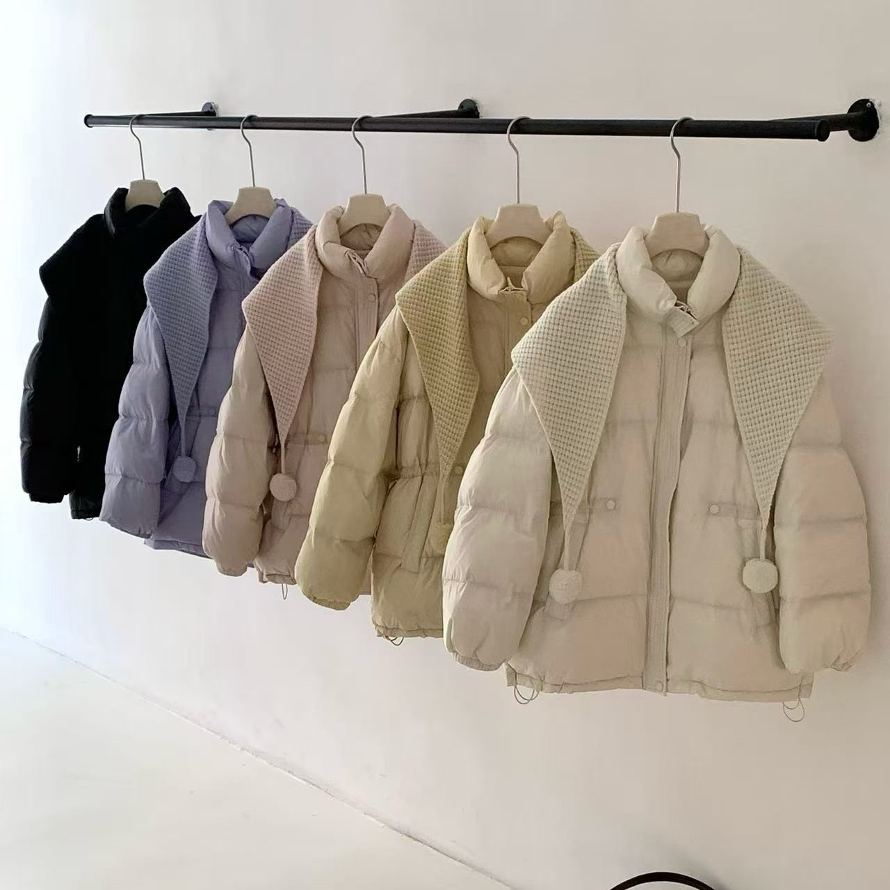 奶黄色韩系抽绳收腰泡芙羽绒服女2026冬季新款休闲风时尚90绒外套