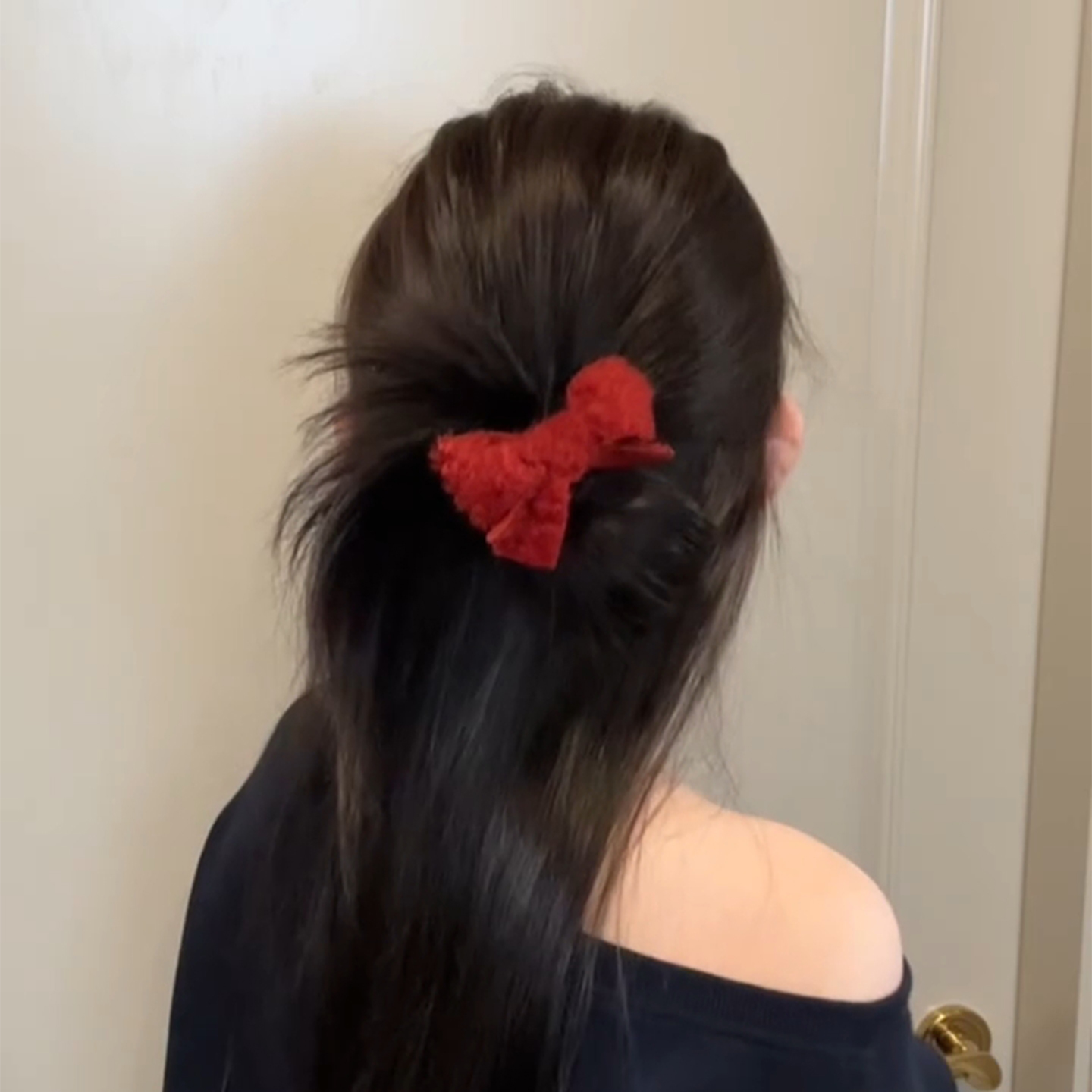 百搭显脸小！红色丝绒蝴蝶结发圈