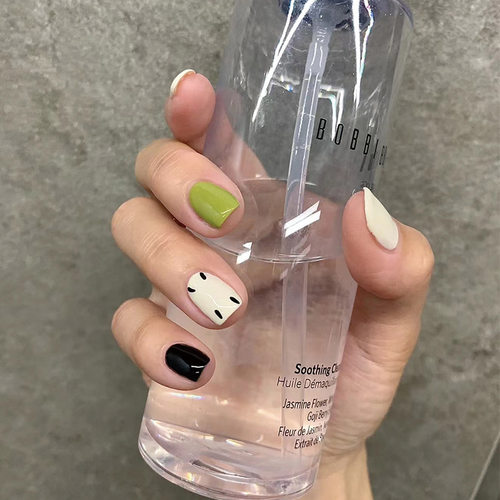 显白穿戴甲高级绿白黑跳色