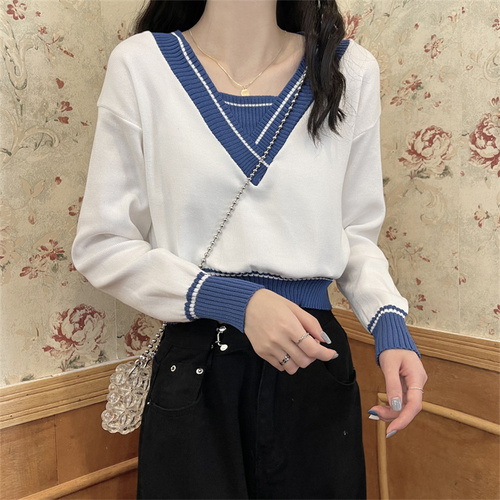Real price real shooting early autumn new women's blouse V-neck French retro fake two-piece short sweater