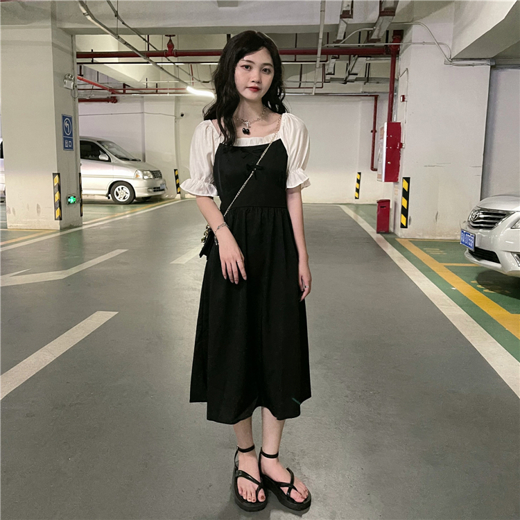 Real price dress women's summer bubble sleeve square collar slim dress French retro niche black dress