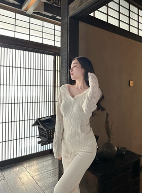 【Dear zhazha】舒适主义~纯欲修身白色V领麻花纹连帽针织薄毛衣