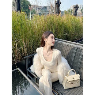 纯欲修身 澳洲阳光 zhazha 米白色大U领圆领薄针织打底衫 Dear