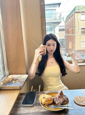 【Dear zhazha】韩系千金~纯欲修身奶黄色大方领褶皱短款半袖T恤