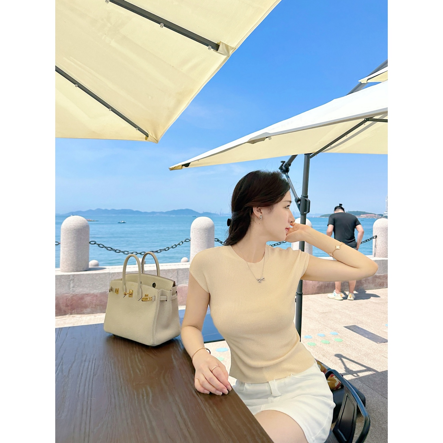 短袖通勤气质薄款纯色