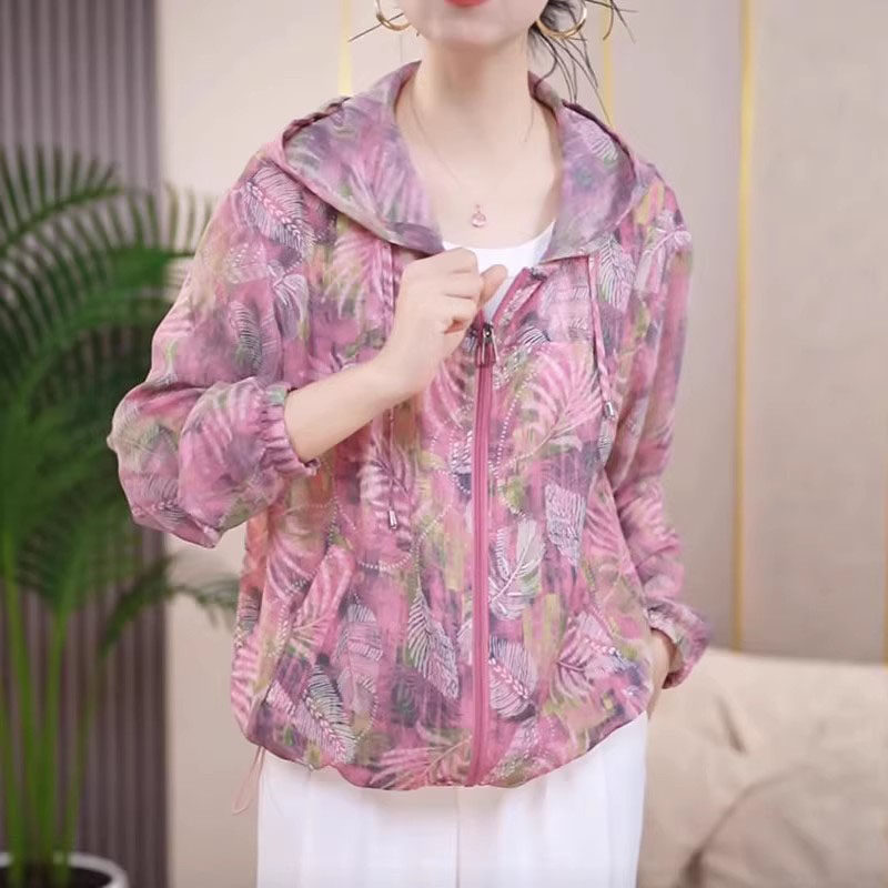 中年妈妈冰丝连帽防晒服女夏季薄款2026新款大码宽松减龄防晒衣