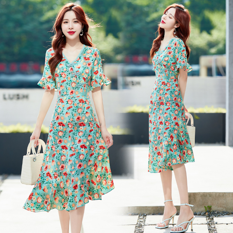 2023新款夏装连衣裙大码修身夏季少妇女装适合25至29-30-35到40岁怎么看?