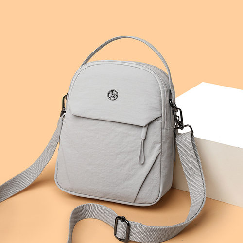 小包包女时尚单肩斜挎包2024新款女士休闲洋气竖款手提手拎小方包