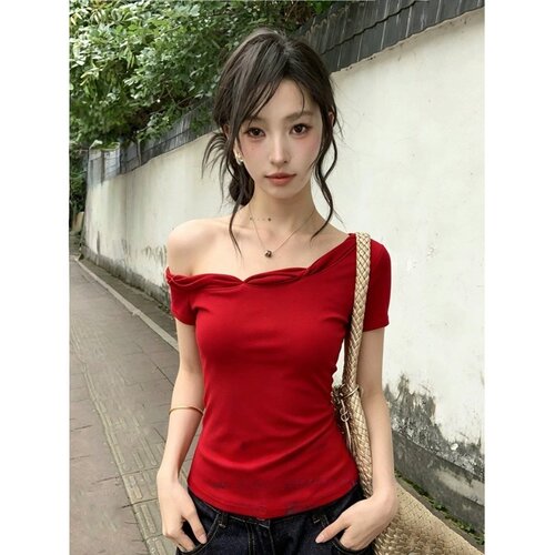 【Suuuicee】红色斜肩短袖T恤女