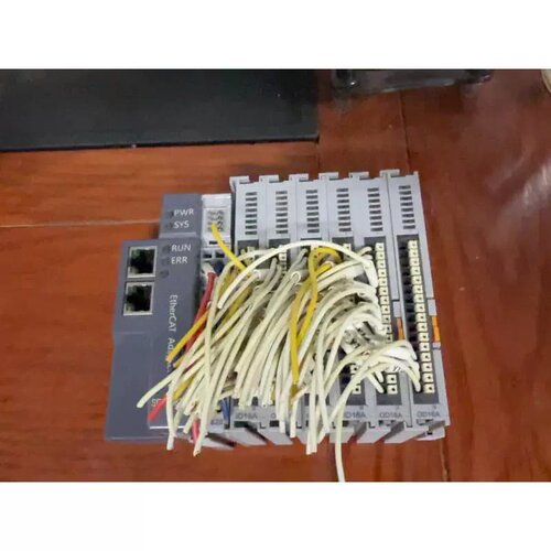 售前询价华泰PLC控制器 SRAD820+6个ID16A模块，拆