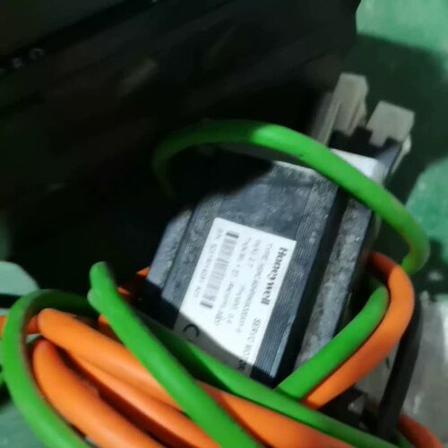 售前询价H040R40M0EDN-S 伺服马达驱动器 400W 套装议价维修