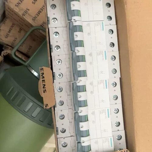 售前询价庫存断路器 5SL6210-7CC C10 3P 40
