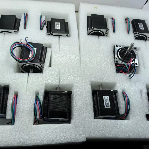 售前询价雷赛步进马达57HS13A-S42 4.0A 四根线的。