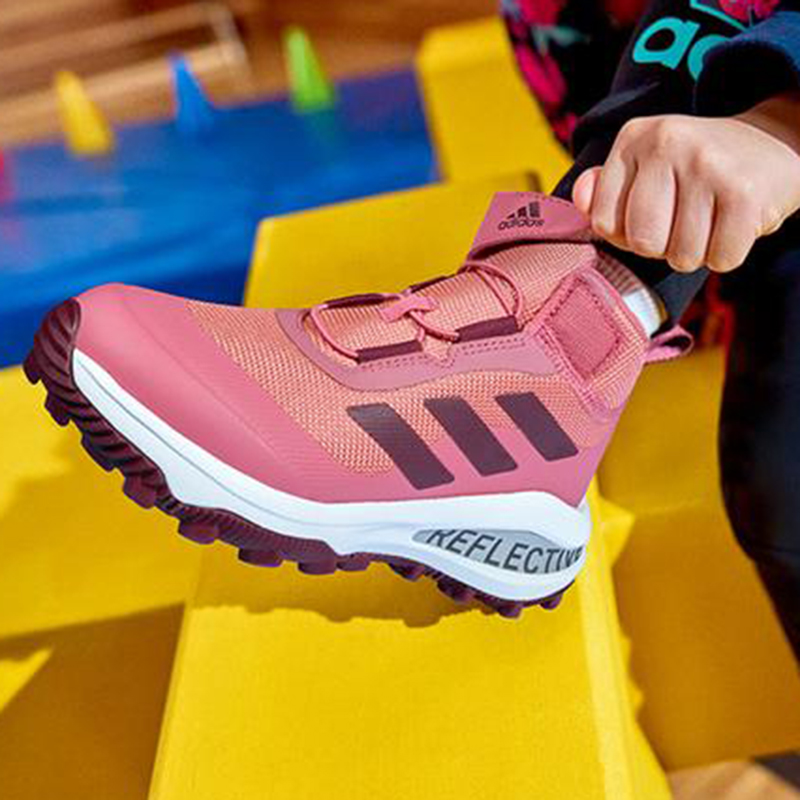 新款 阿迪达斯童鞋2022秋季中大童保暖高帮防水户外运动鞋GZ0163