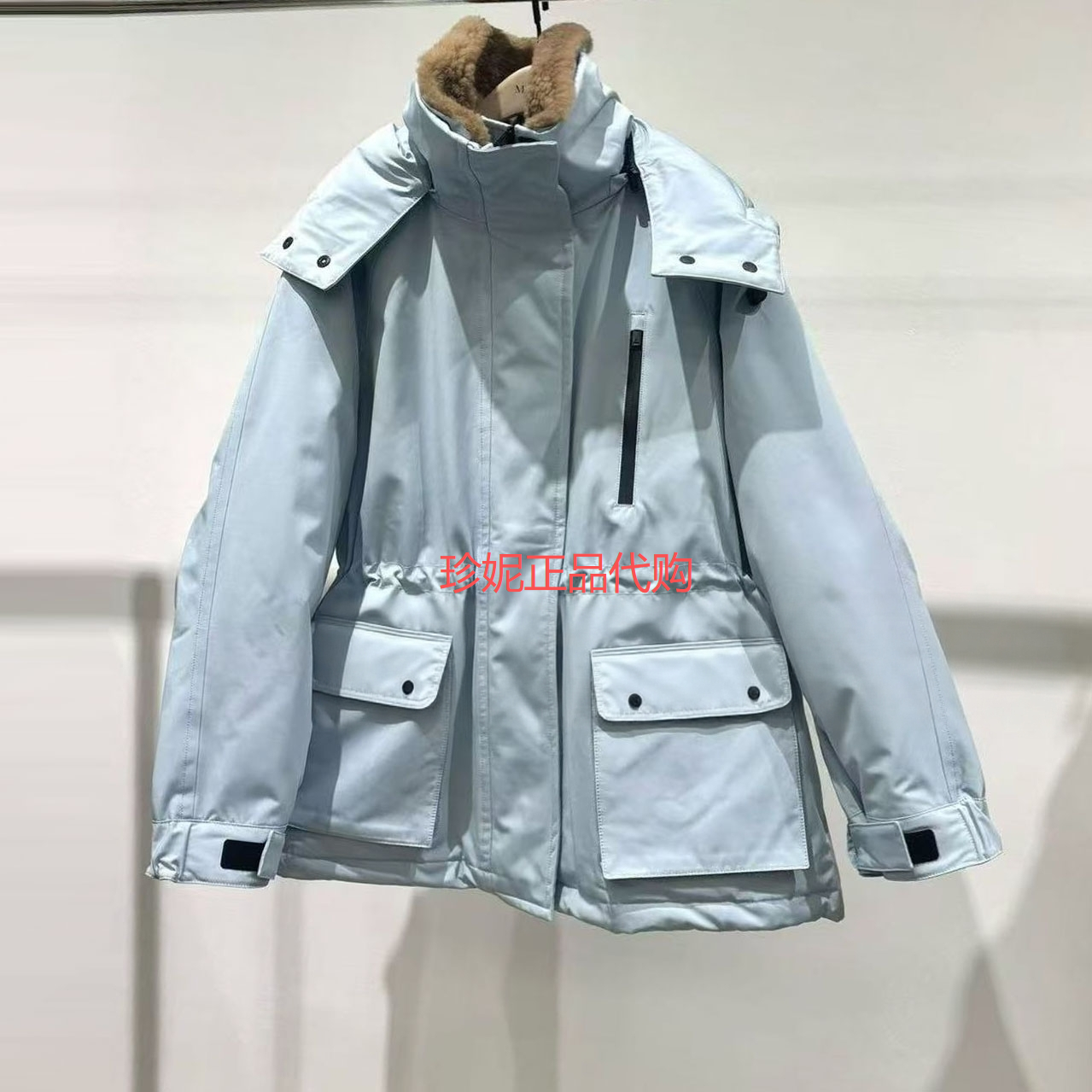 90鹅绒防水透湿羽绒服