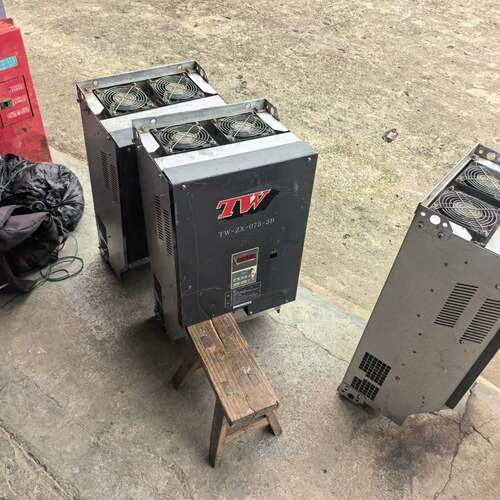 可维修正炫变频器TW-ZX-075-3B 75千瓦3台议价