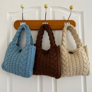 韩系复古牛角扣麻花针织手拎包女秋冬手提包时髦百搭通勤零钱小包