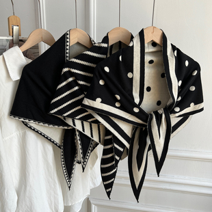 2025新款黑白撞色双面三角巾披肩女外搭秋冬羊绒质感波点条纹围巾