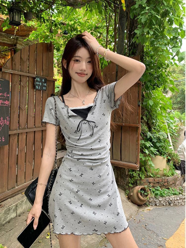 假两件蝴蝶结印花短袖连衣裙女夏季气质蕾丝花边收腰显瘦A字长裙