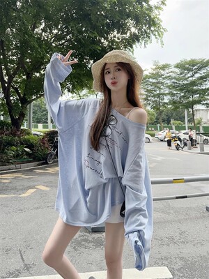 松弛感慵懒风薄款蓝色长袖T恤女装夏季防晒罩衫简约百搭宽松上衣