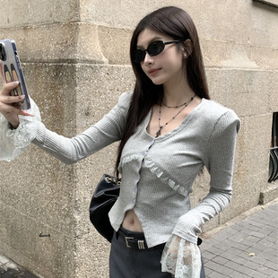 小心机设计感V领蕾丝拼接长袖T恤女修身显瘦百搭开衫短款上衣春秋